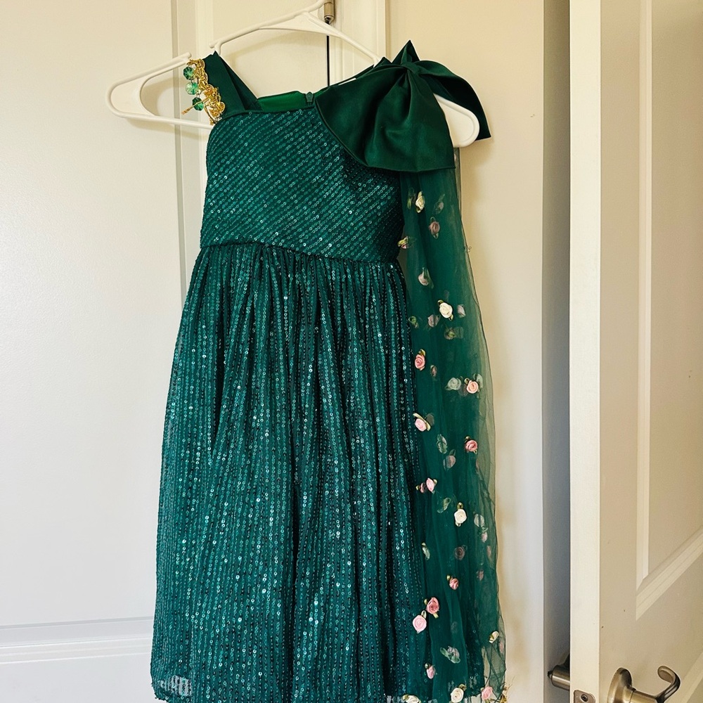 Elegant Green Kids Dress with Floral Accents